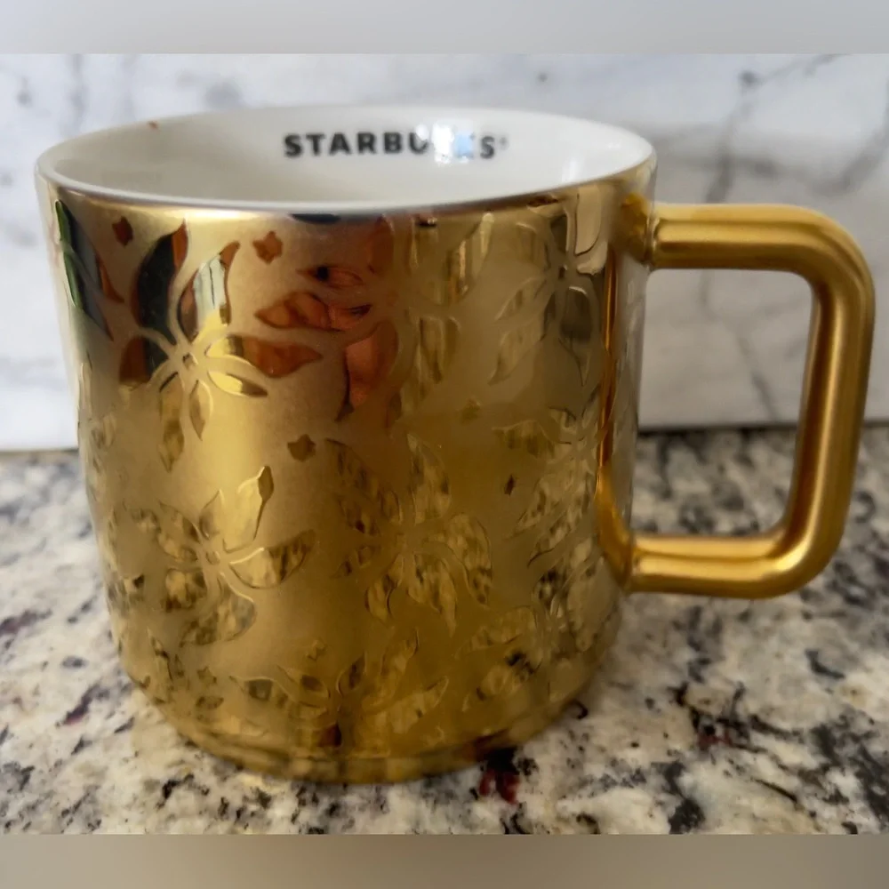 Starbucks 2025 Limited Edition Gold Poinsettia Mug. New in Box